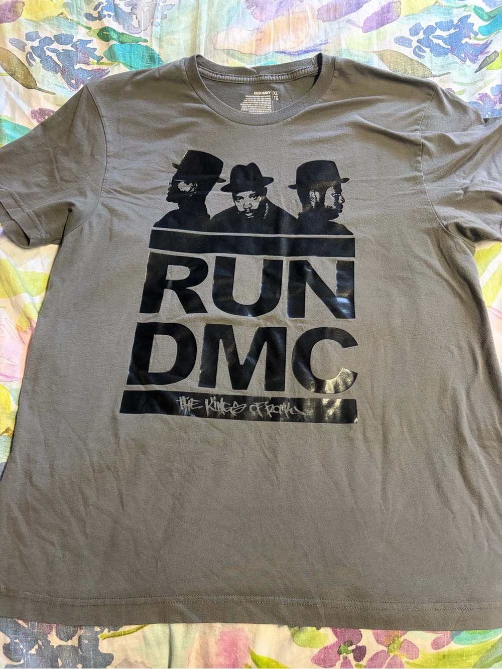 Old Navy Run DMC The Kings of Rock Rap Hip-Hop Graphic T-shirt Size XL Gray